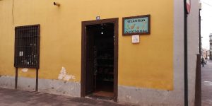Atlántida Vinoteca y Artesania