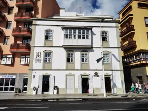 Hotel Holiday Time — Santa Cruz de la Palma, La Palma