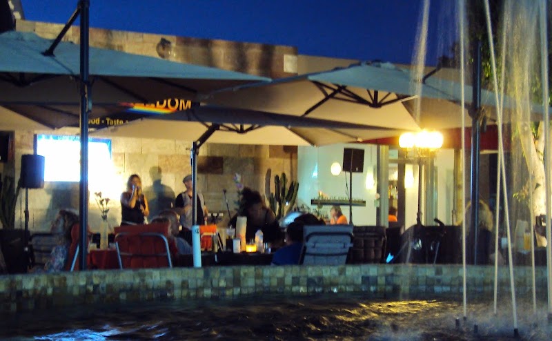 Land of Freedom restaurante y tapas bar